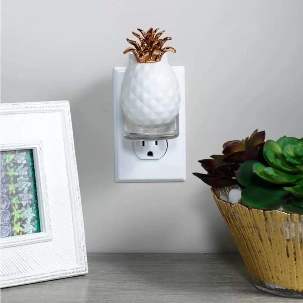NWT Yankee Candle® Pineapple Scent Plug Diffuser